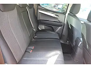 Used 2015 Isuzu D-Max Fury Red - Interior and Exterior details 9
