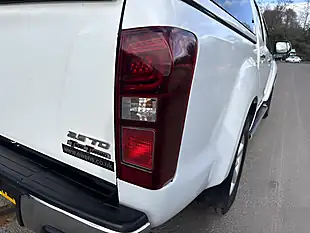 Used 2015 Isuzu D-Max Utah Huntsman White - Interior and Exterior details 12