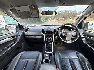 Used 2015 Isuzu D-Max Utah Huntsman White - Interior and Exterior details 13