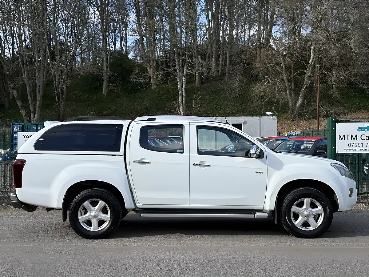Used 2015 Isuzu D-Max Utah Huntsman White - Interior and Exterior details 4