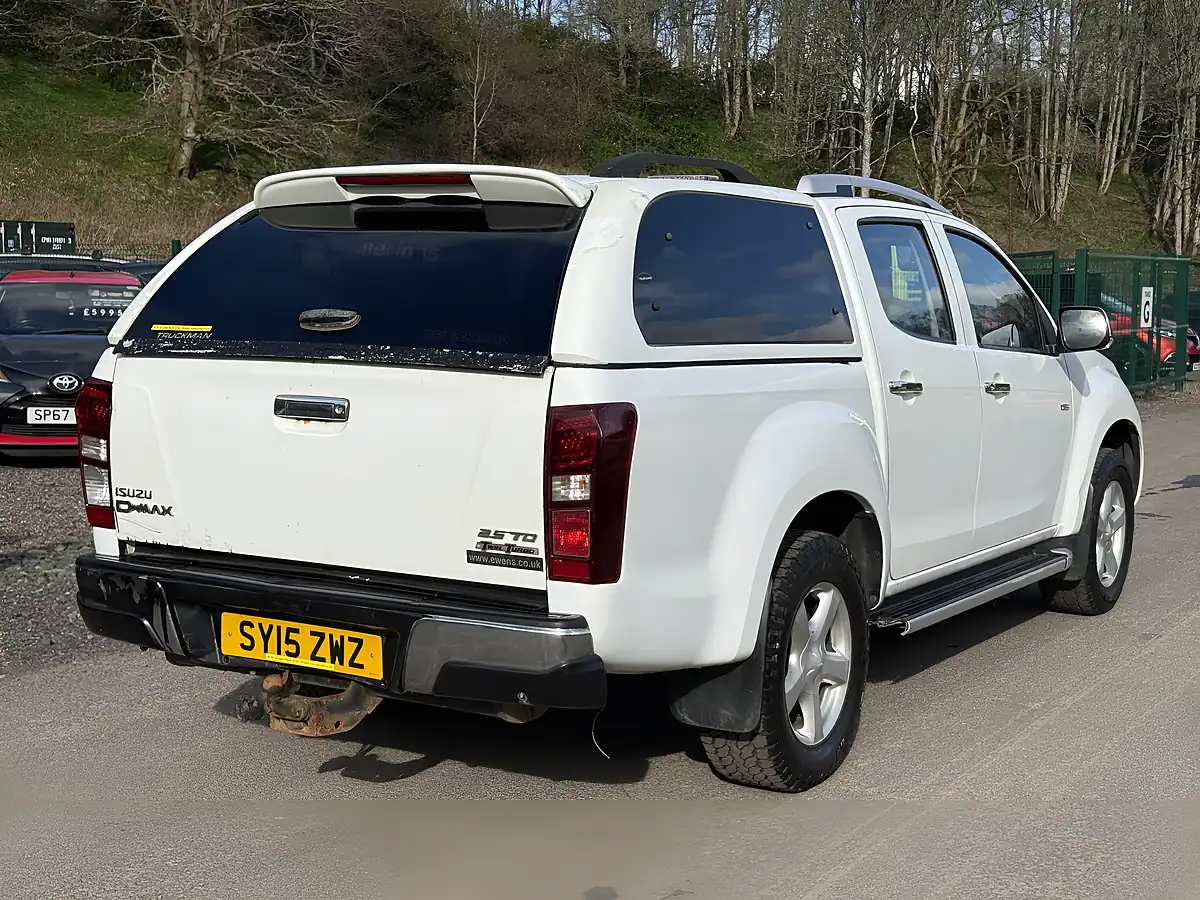 Used 2015 Isuzu D-Max Utah Huntsman White - Interior and Exterior details 5