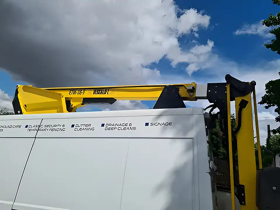 Used 2015 Iveco Daily Cherry Picker - Interior and Exterior details 6