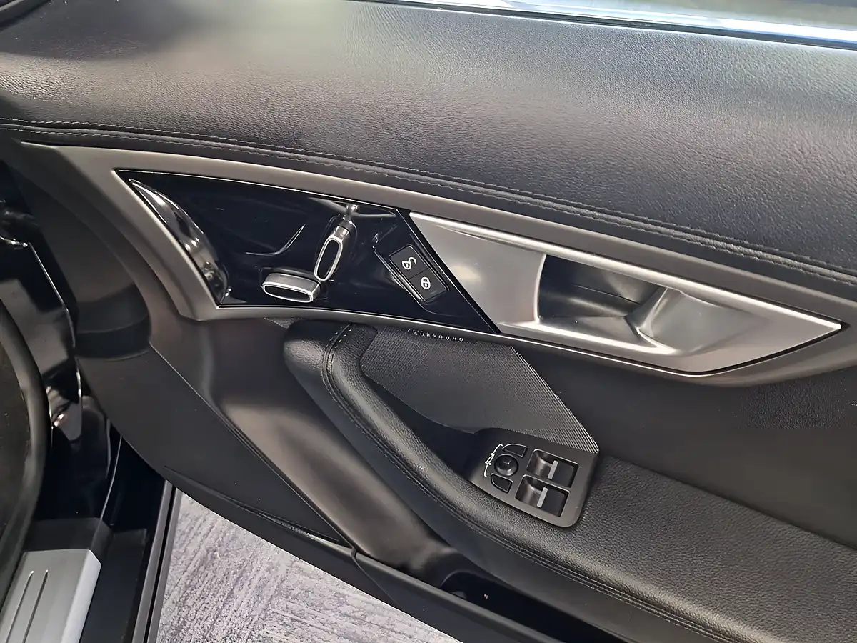 Used 2015 Jaguar F-Type S Black - Interior and Exterior details 15