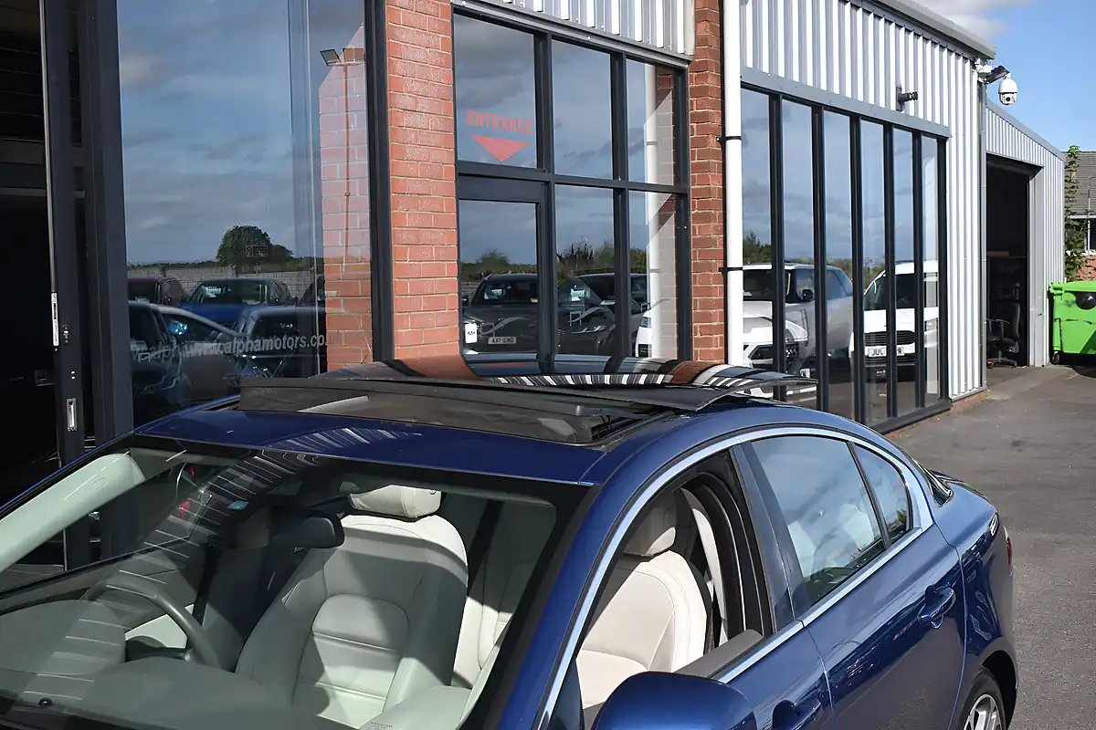 Used 2015 Jaguar Xe Prestige Caesium Blue - Interior and Exterior details 10