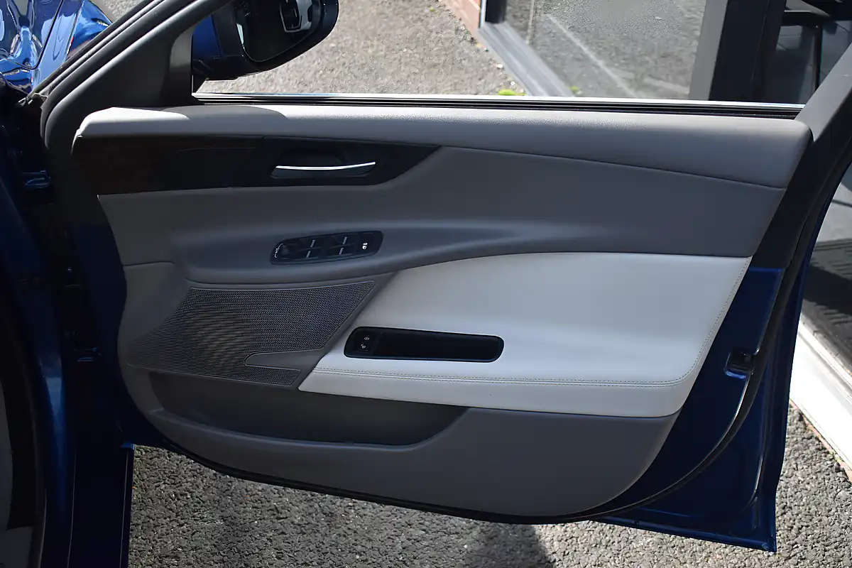 Used 2015 Jaguar Xe Prestige Caesium Blue - Interior and Exterior details 12