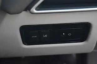 Used 2015 Jaguar Xe Prestige Caesium Blue - Interior and Exterior details 16