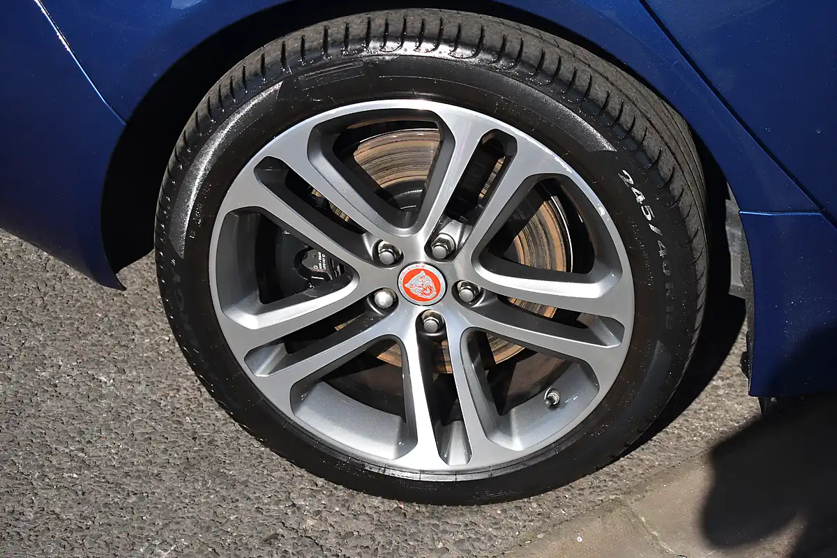 Used 2015 Jaguar Xe Prestige Caesium Blue - Interior and Exterior details 20