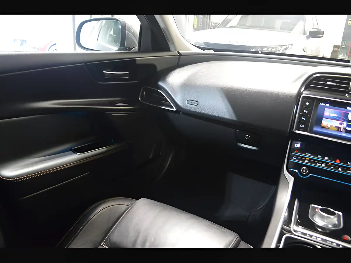 Used 2015 Jaguar Xe Prestige Grey - Interior and Exterior details 18