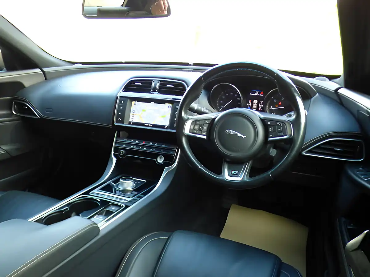 Used 2015 Jaguar Xe R-Sport Bronze - Interior and Exterior details 17