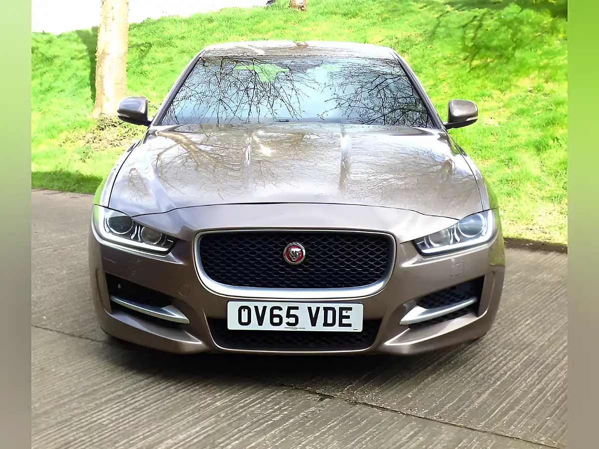 Used 2015 Jaguar Xe R-Sport Bronze - Interior and Exterior details 7