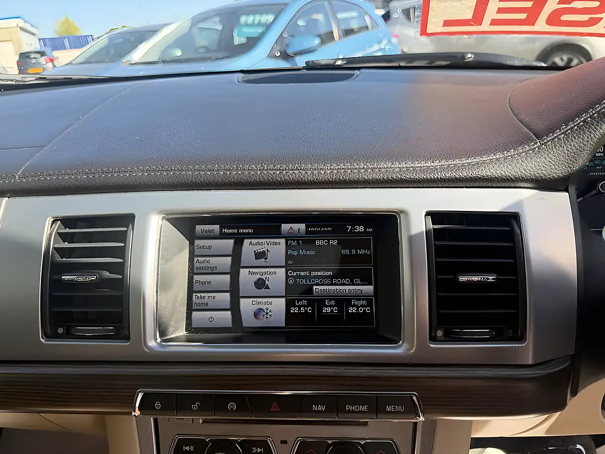 Used 2015 Jaguar Xf Luxury Blue - Interior and Exterior details 17