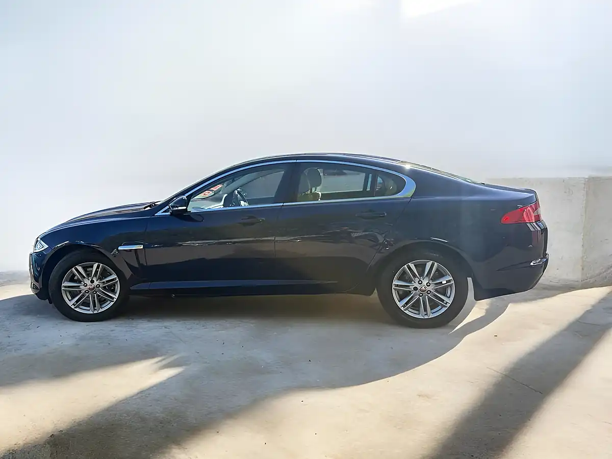 Used 2015 Jaguar Xf Luxury Blue - Interior and Exterior details 4