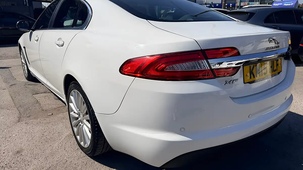 Used 2015 Jaguar Xf Luxury Saloon White - Interior and Exterior details 18