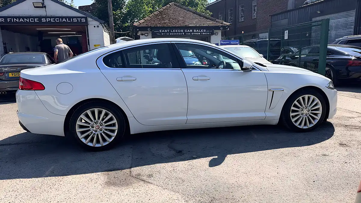 Used 2015 Jaguar Xf Luxury Saloon White - Interior and Exterior details 2