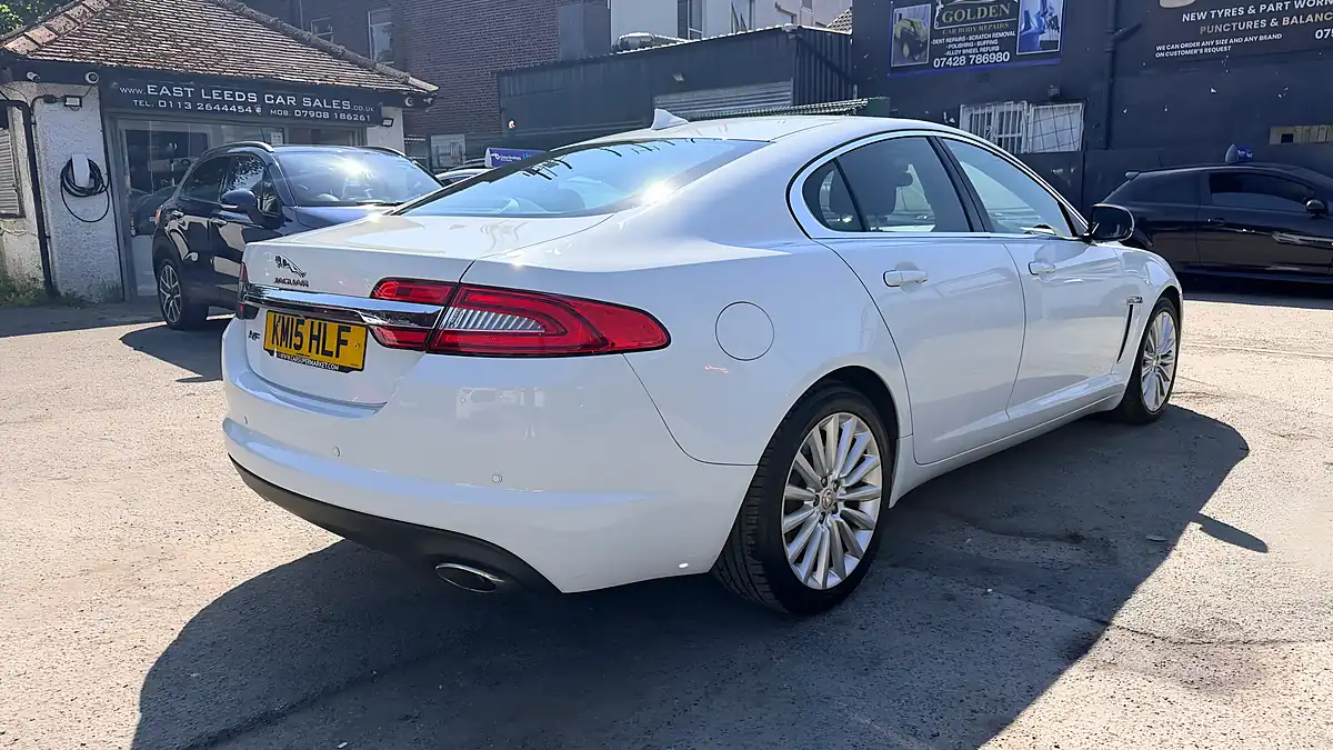 Used 2015 Jaguar Xf Luxury Saloon White - Interior and Exterior details 3