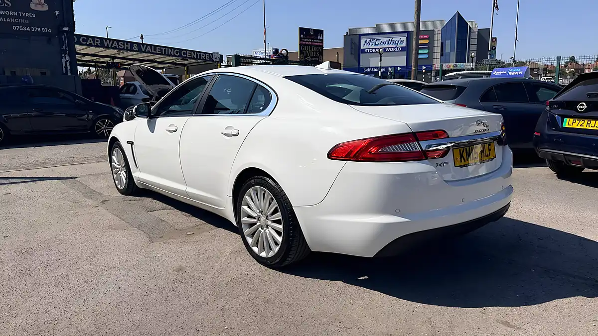 Used 2015 Jaguar Xf Luxury Saloon White - Interior and Exterior details 5