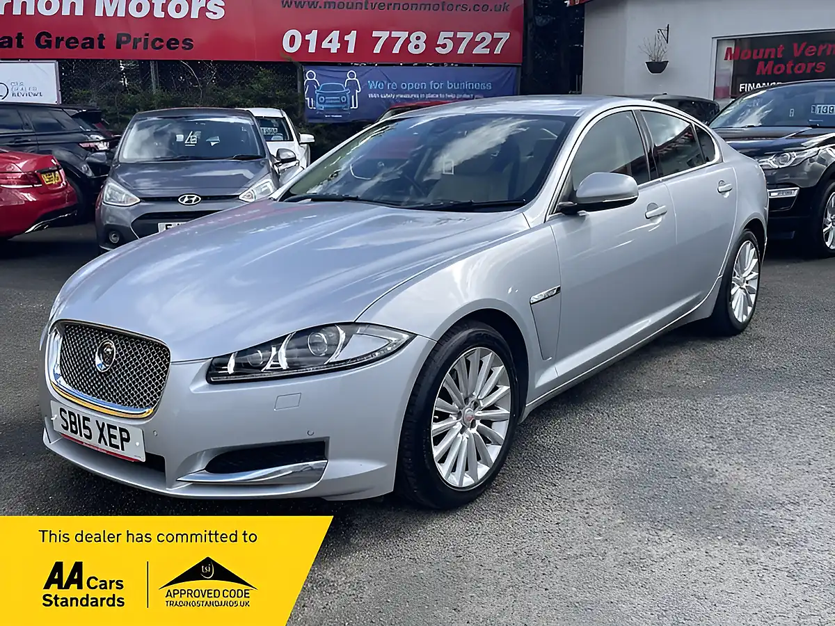 Used 2015 Jaguar Xf Luxury Silver - Front View
