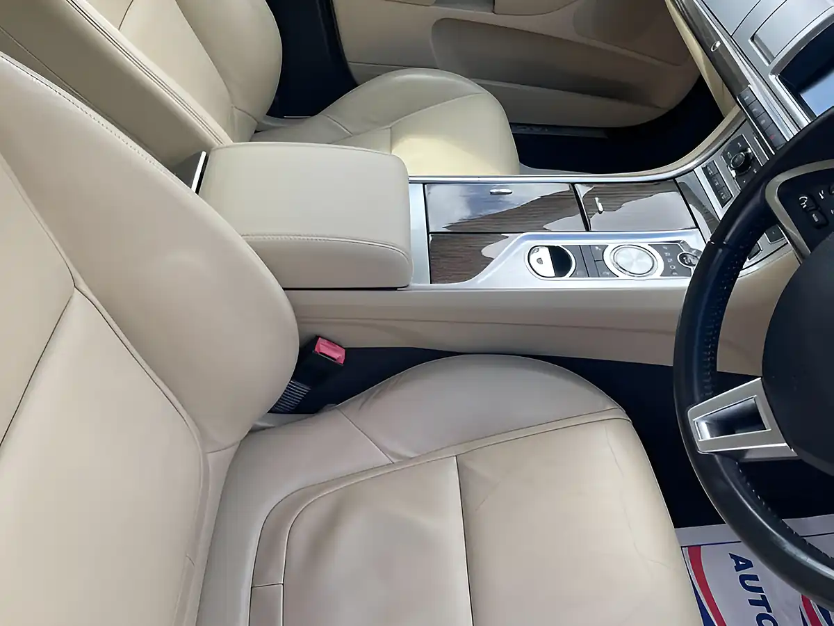 Used 2015 Jaguar Xf Luxury Silver - Interior and Exterior details 12