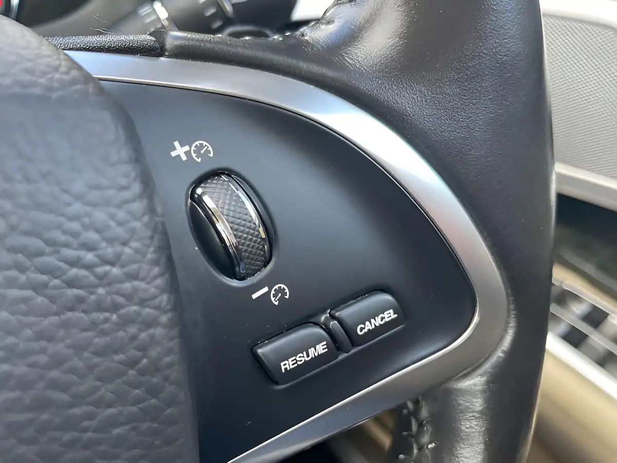 Used 2015 Jaguar Xf Luxury Silver - Interior and Exterior details 17