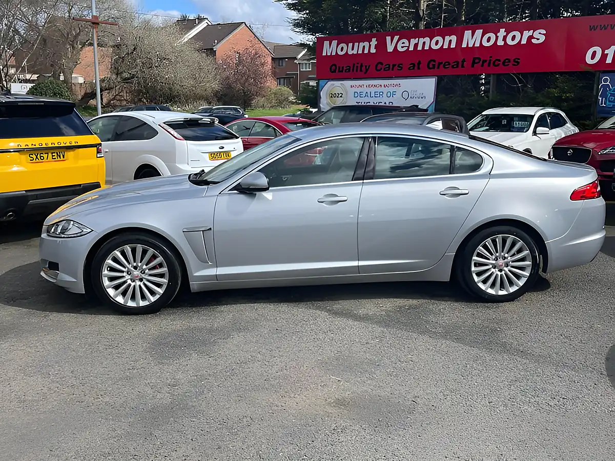 Used 2015 Jaguar Xf Luxury Silver - Interior and Exterior details 4