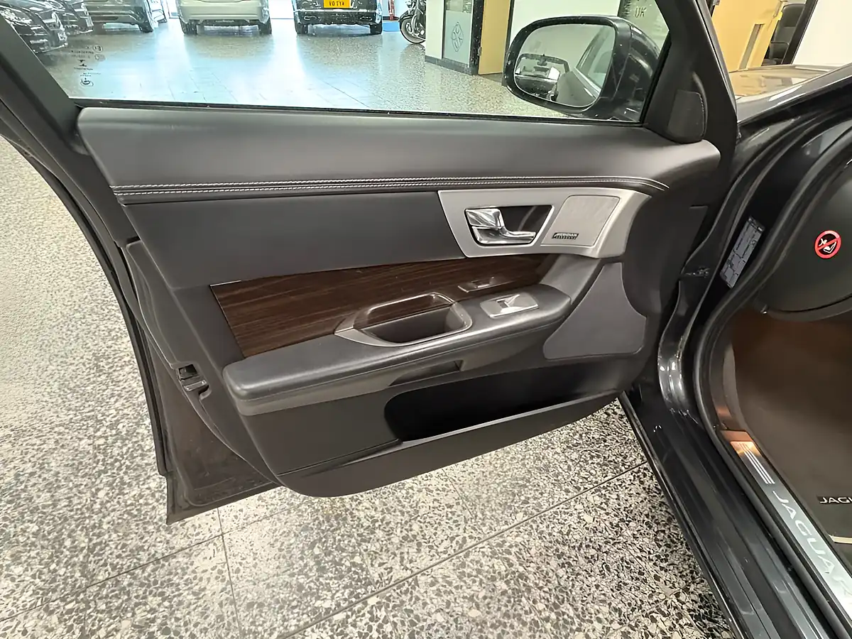 Used 2015 Jaguar Xf Portfolio Grey - Interior and Exterior details 15