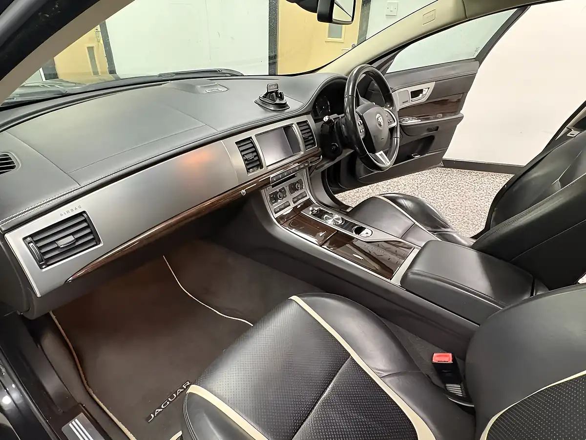 Used 2015 Jaguar Xf Portfolio Grey - Interior and Exterior details 16