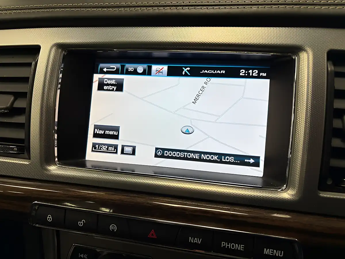 Used 2015 Jaguar Xf Portfolio Grey - Interior and Exterior details 19