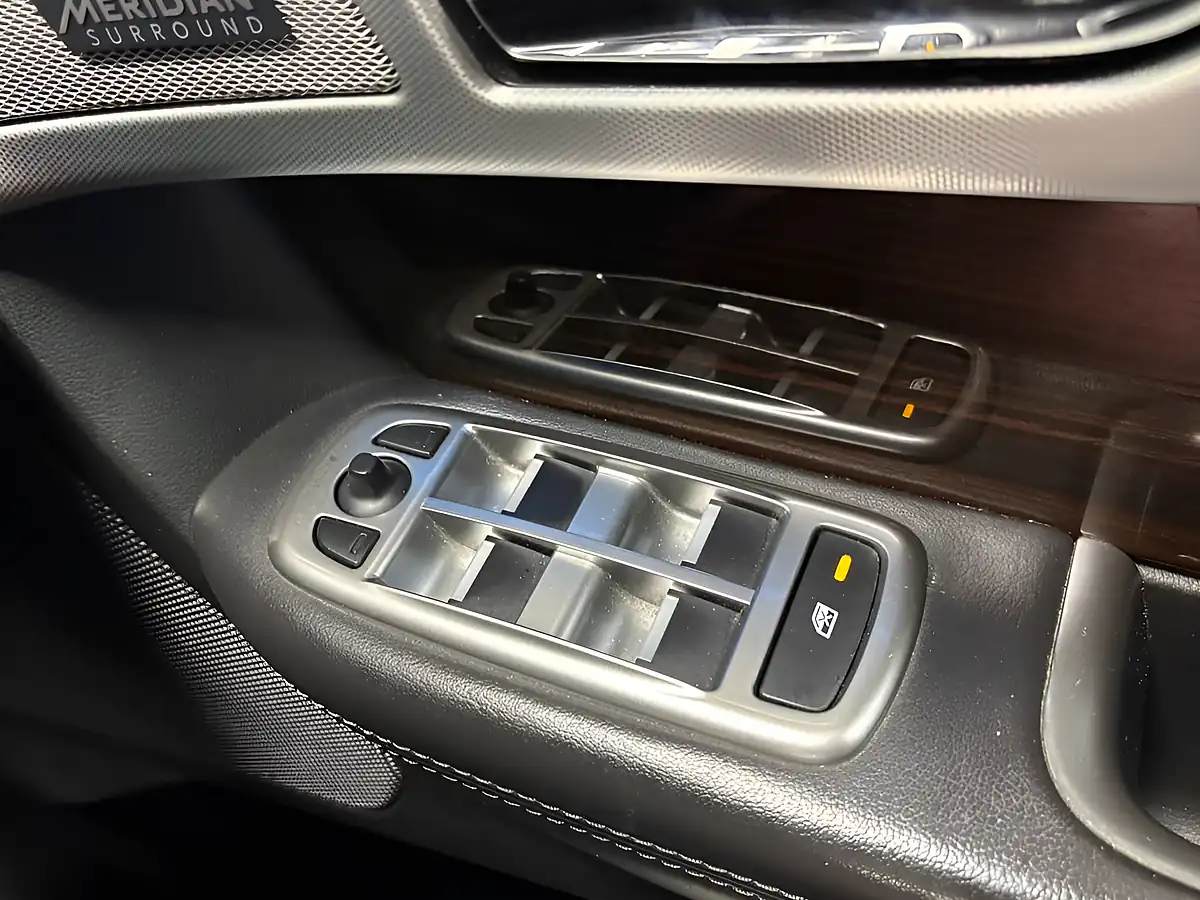Used 2015 Jaguar Xf Portfolio Grey - Interior and Exterior details 20