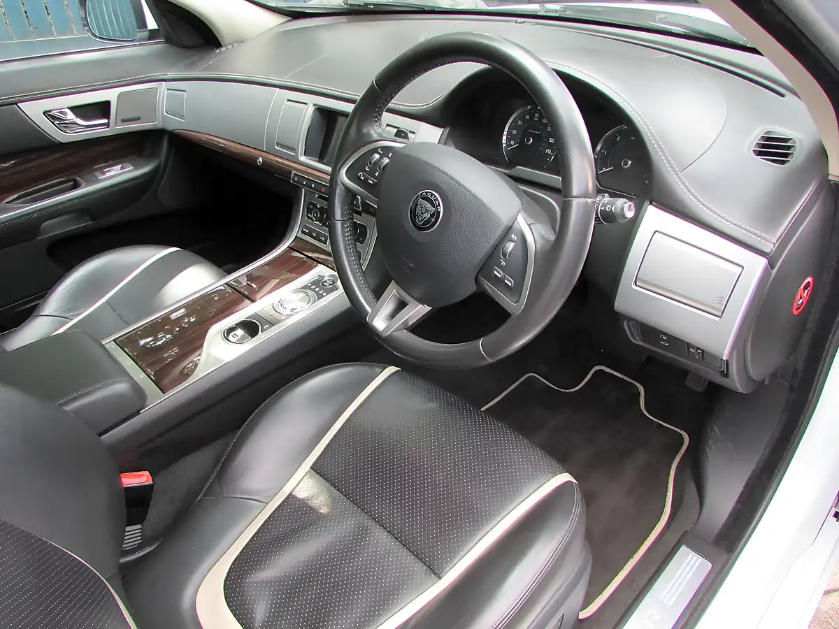 Used 2015 Jaguar Xf Portfolio White - Interior and Exterior details 10