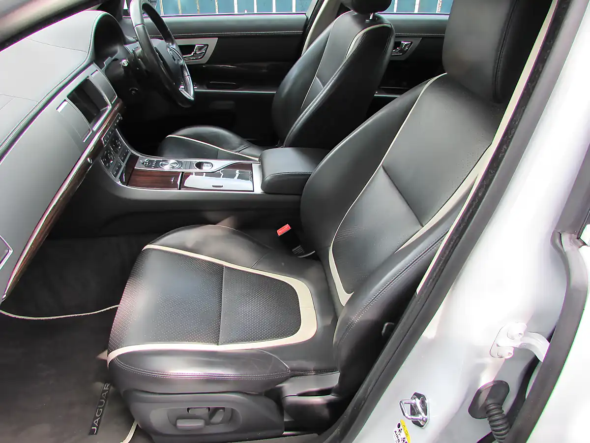 Used 2015 Jaguar Xf Portfolio White - Interior and Exterior details 7