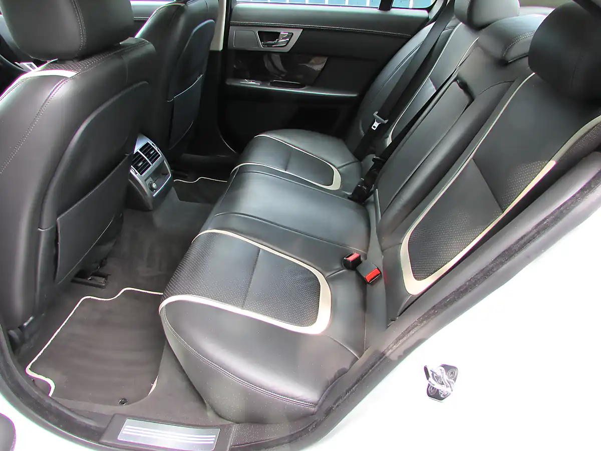 Used 2015 Jaguar Xf Portfolio White - Interior and Exterior details 8