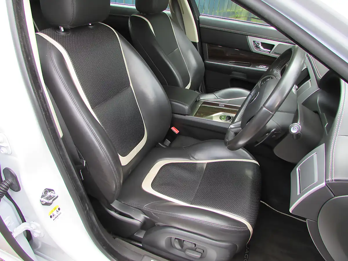 Used 2015 Jaguar Xf Portfolio White - Interior and Exterior details 9