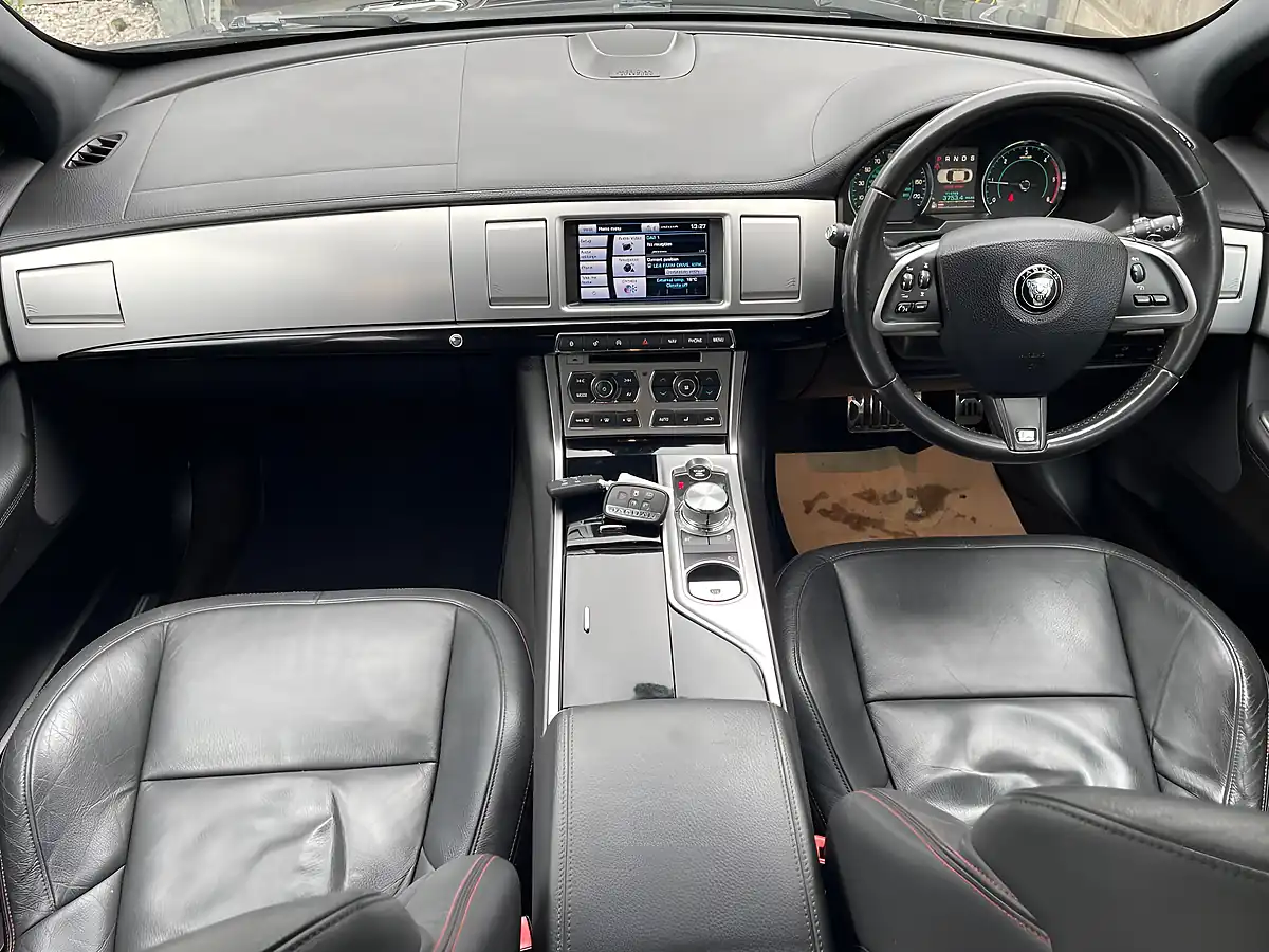 Used 2015 Jaguar Xf R-Sport Black Black - Interior and Exterior details 4