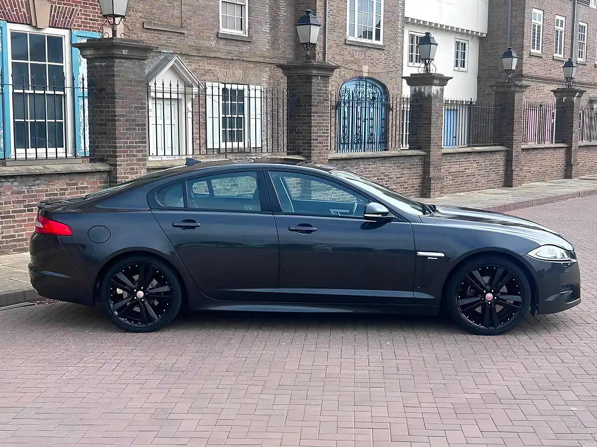 Used 2015 Jaguar Xf R-Sport Black Grey - Interior and Exterior details 5
