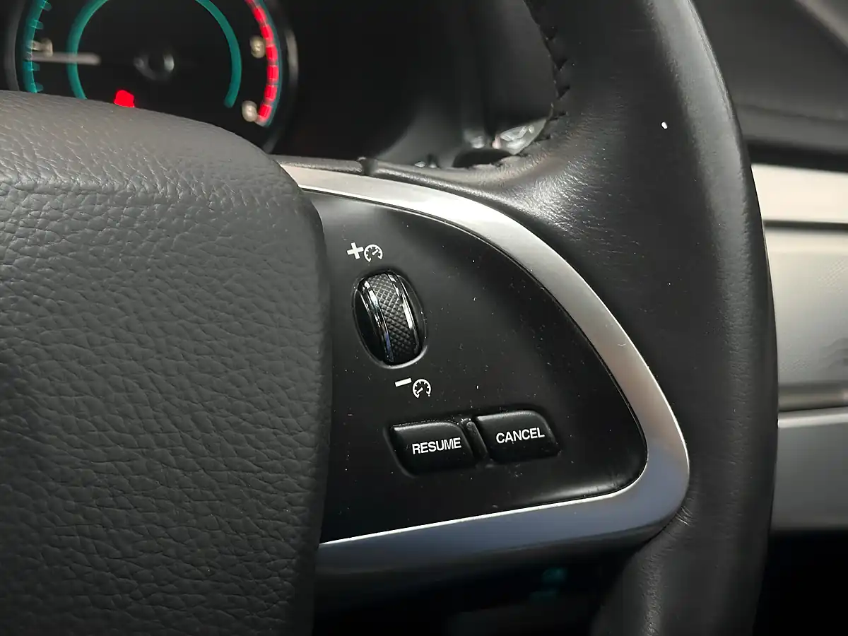 Used 2015 Jaguar Xf R-Sport Black - Interior and Exterior details 16