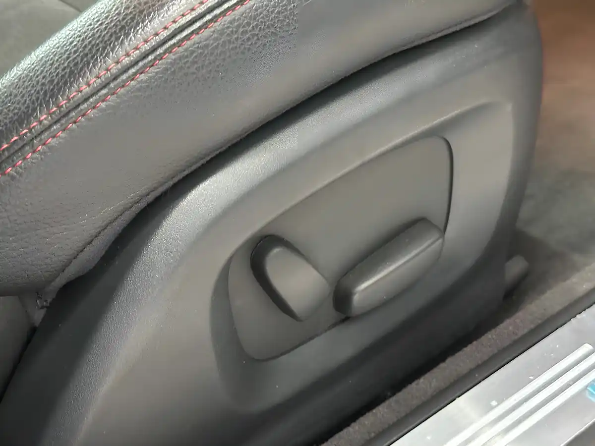 Used 2015 Jaguar Xf R-Sport Black - Interior and Exterior details 18