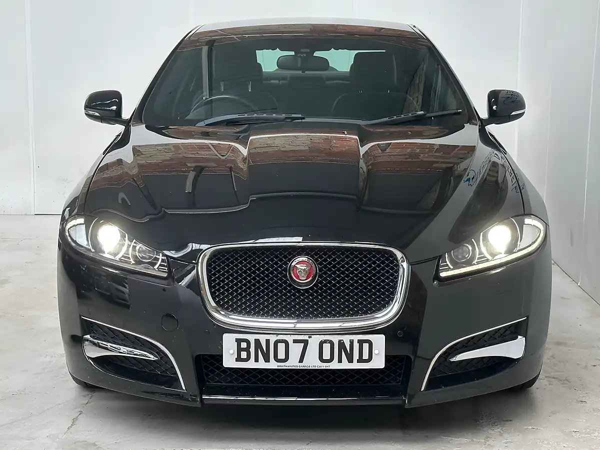 Used 2015 Jaguar Xf R-Sport Black - Interior and Exterior details 2