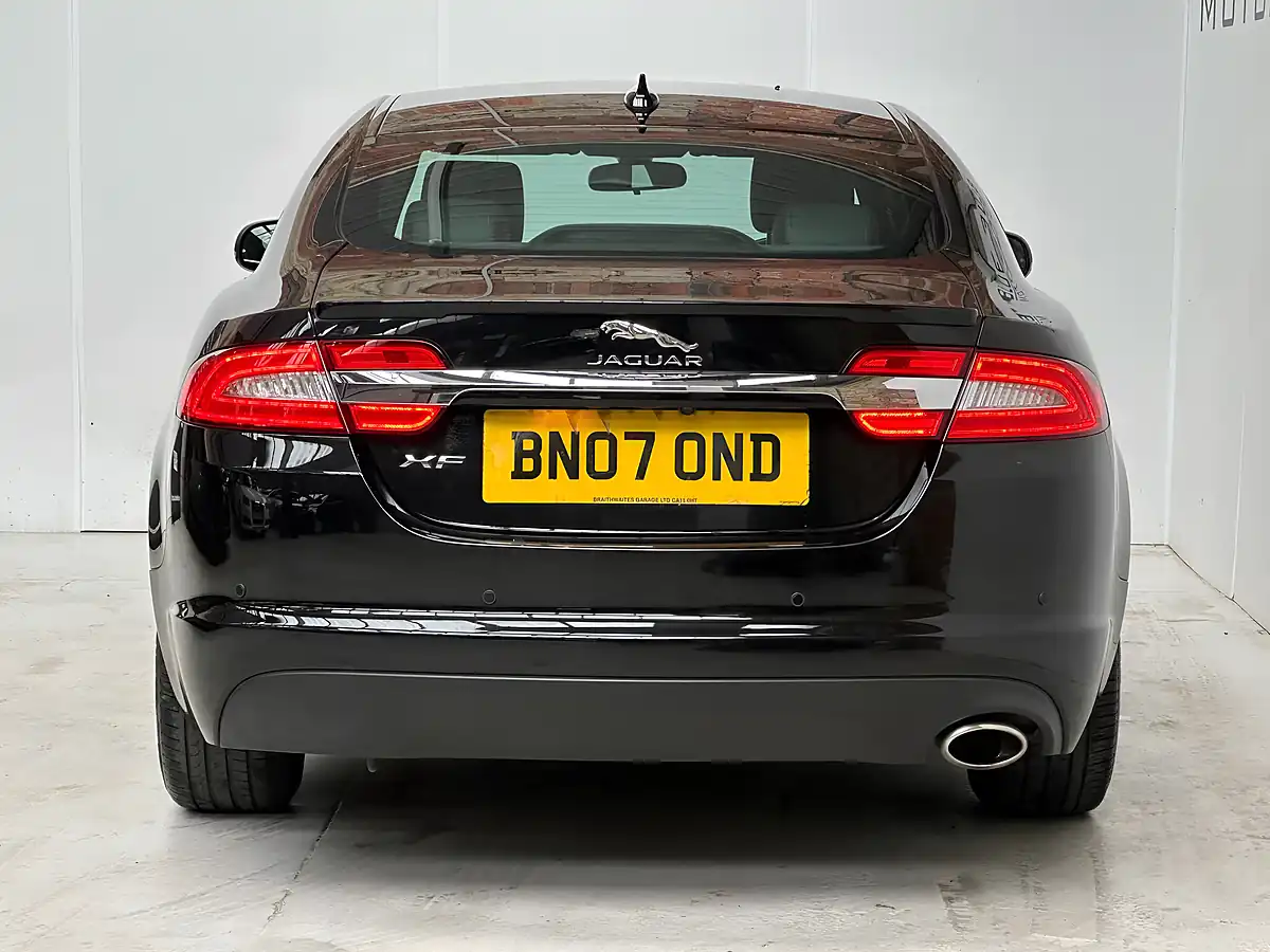 Used 2015 Jaguar Xf R-Sport Black - Interior and Exterior details 5