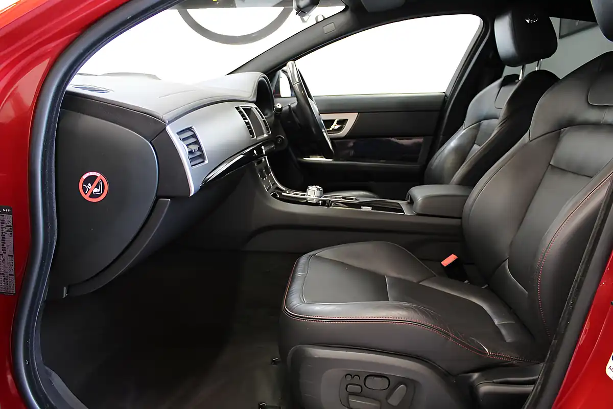 Used 2015 Jaguar Xf R-Sport Black Italian Racing - Interior and Exterior details 15