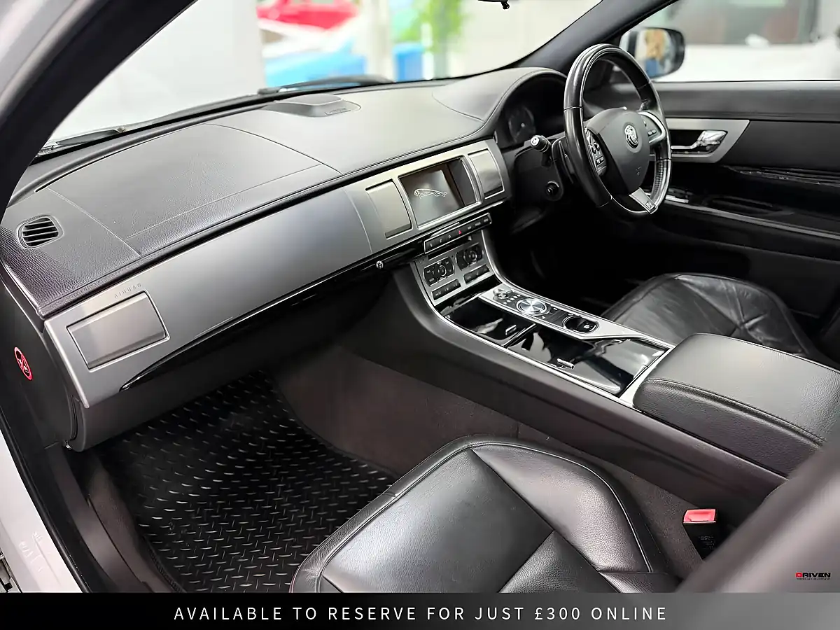 Used 2015 Jaguar Xf R-Sport Black Sportbrake White - Interior and Exterior details 12