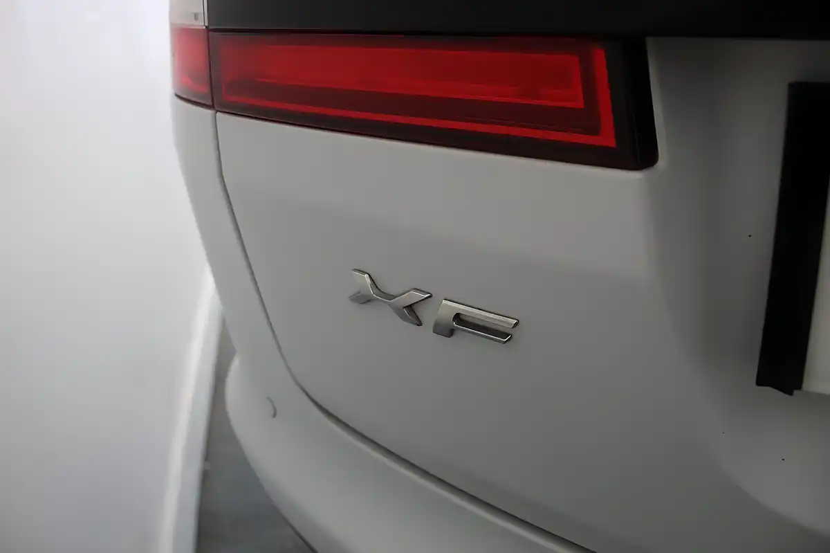 Used 2015 Jaguar Xf R-Sport Black Sportbrake White - Interior and Exterior details 10