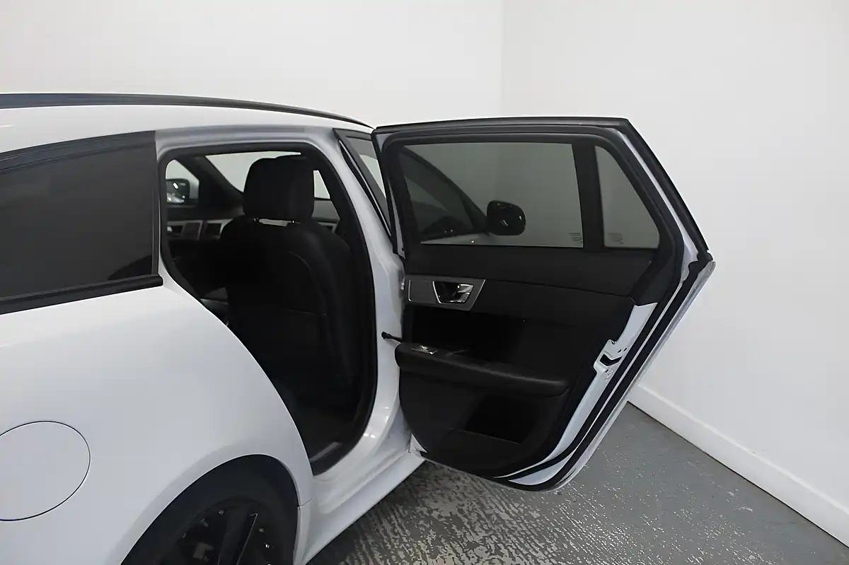 Used 2015 Jaguar Xf R-Sport Black Sportbrake White - Interior and Exterior details 12