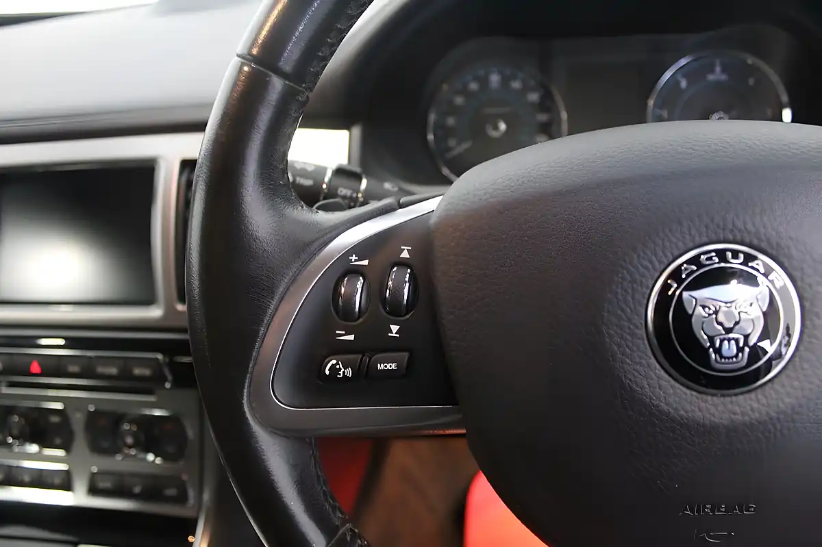 Used 2015 Jaguar Xf R-Sport Black Sportbrake White - Interior and Exterior details 16