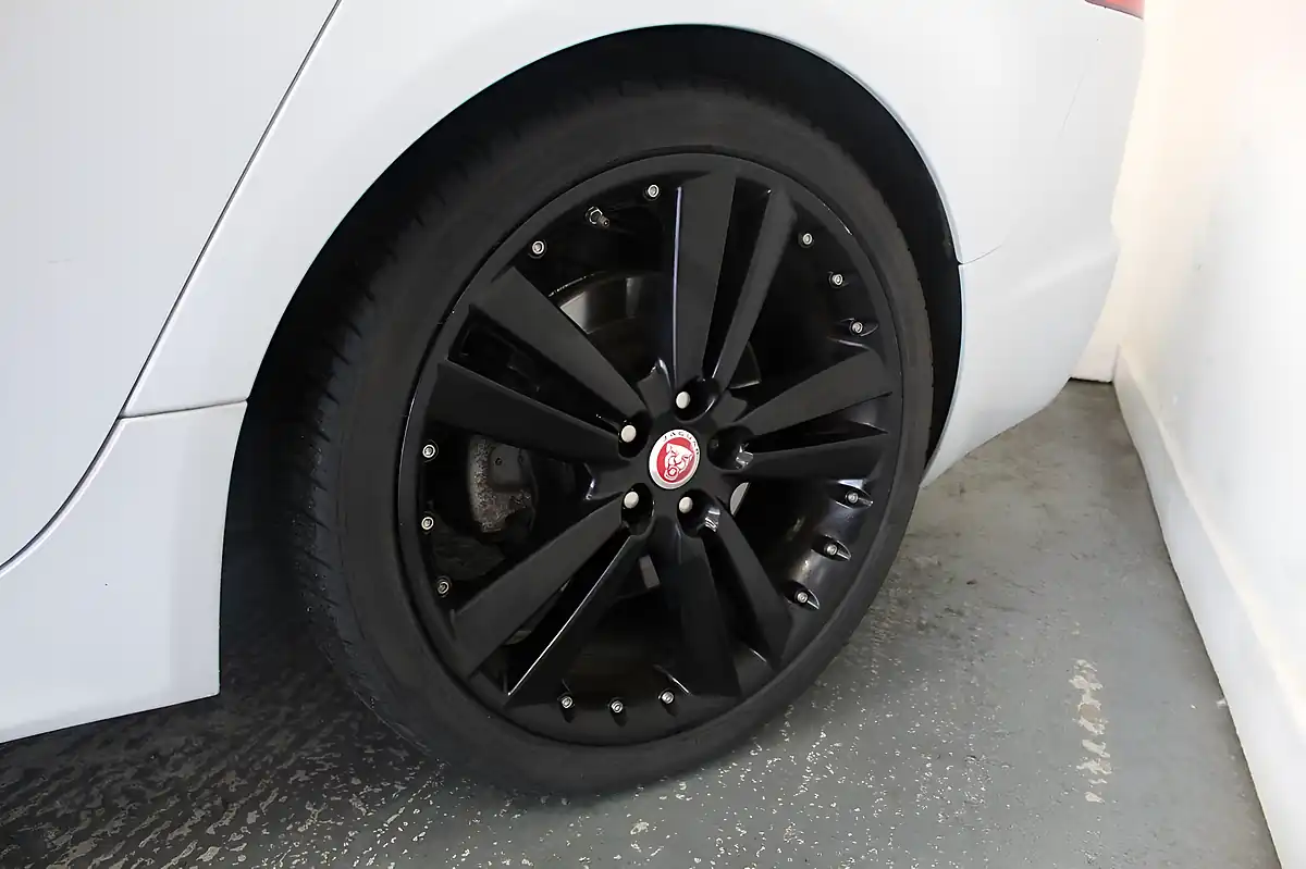Used 2015 Jaguar Xf R-Sport Black Sportbrake White - Interior and Exterior details 20