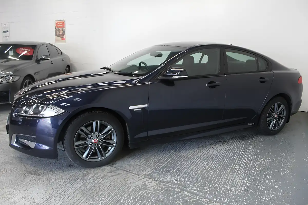 Used 2015 Jaguar Xf R-Sport Blue - Interior and Exterior details 4