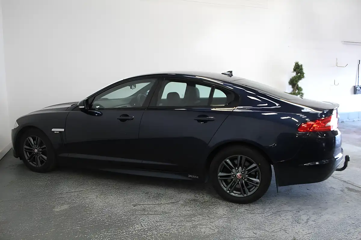 Used 2015 Jaguar Xf R-Sport Blue - Interior and Exterior details 7