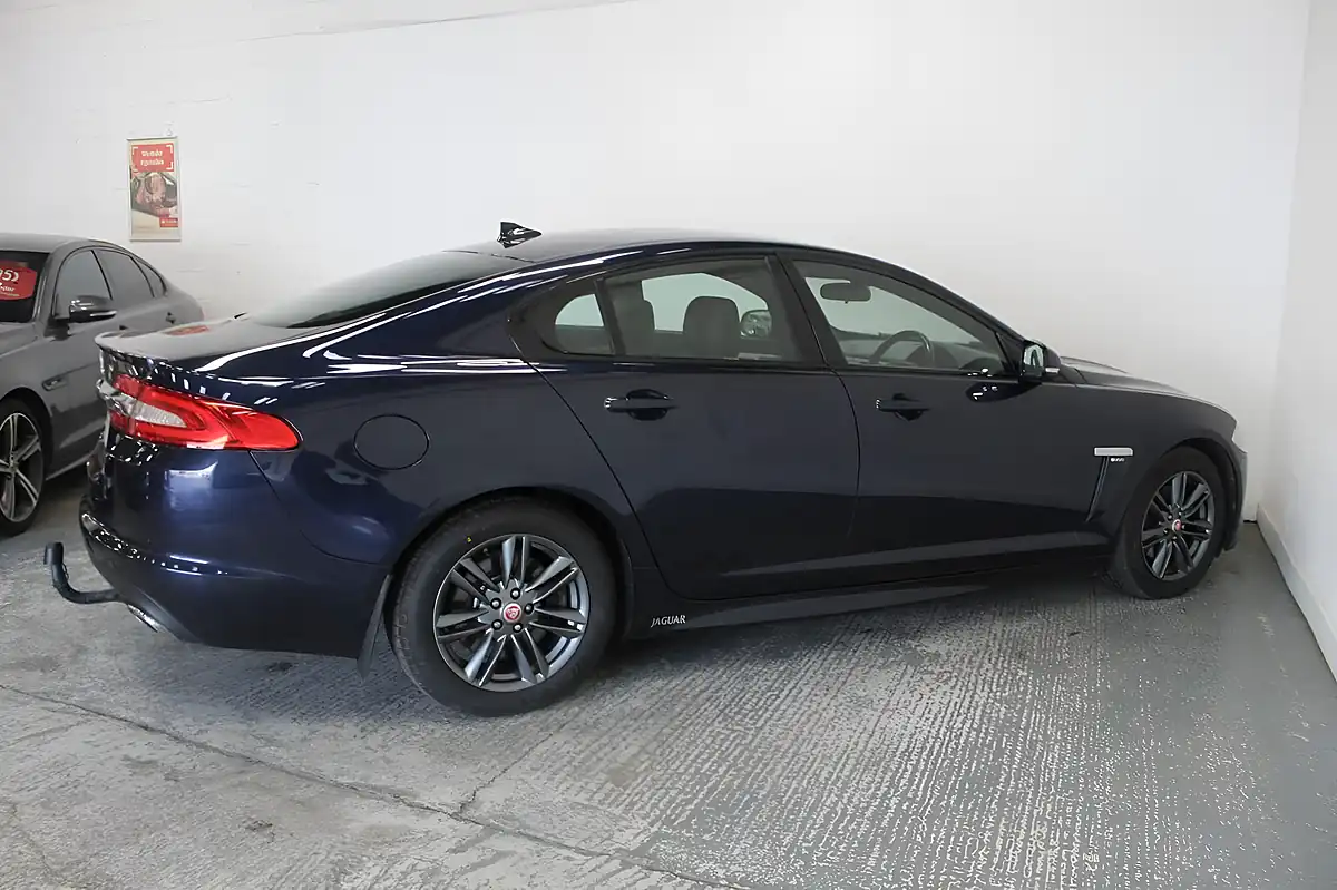 Used 2015 Jaguar Xf R-Sport Blue - Interior and Exterior details 8