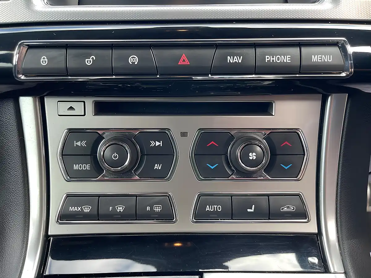 Used 2015 Jaguar Xf R-Sport Blue - Interior and Exterior details 15