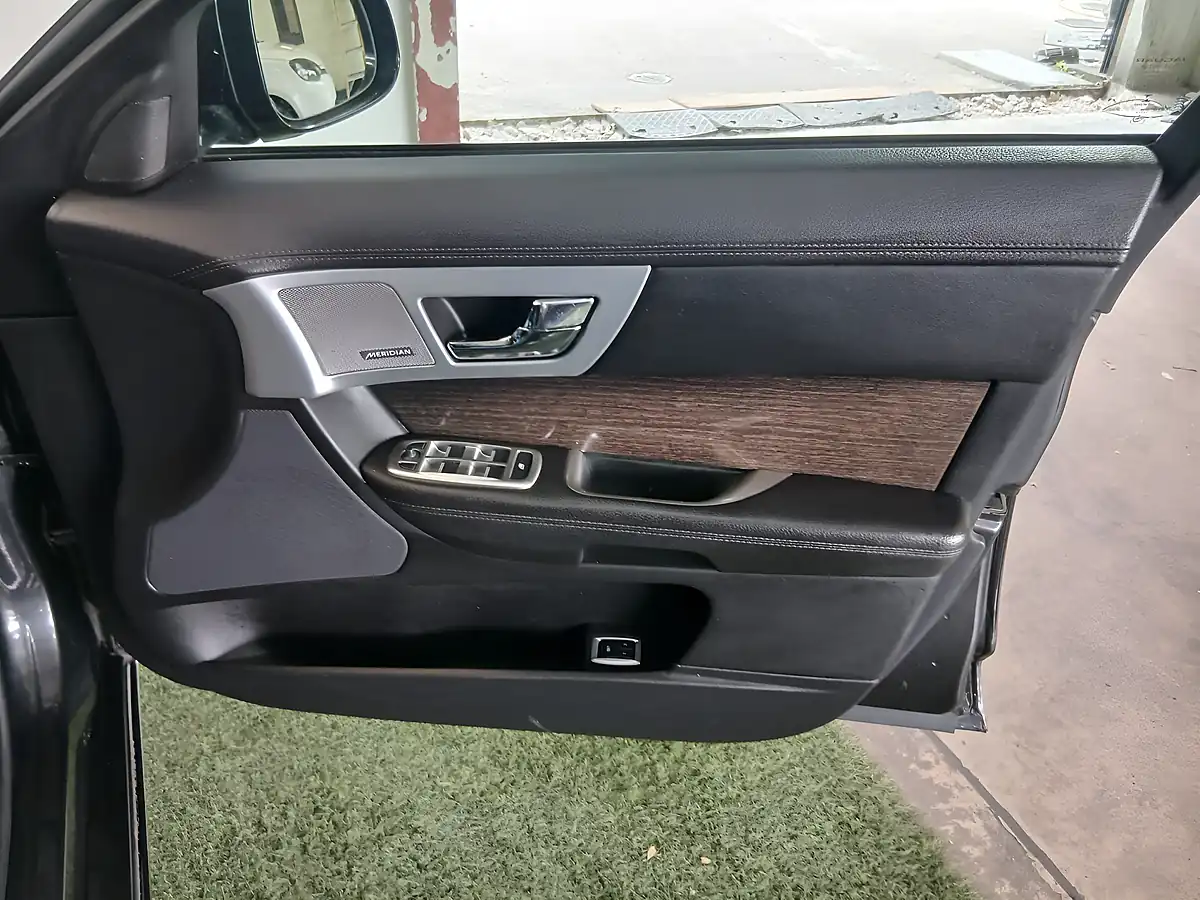 Used 2015 Jaguar Xf R-Sport Grey - Interior and Exterior details 17