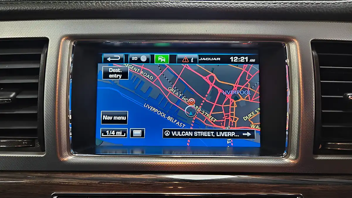 Used 2015 Jaguar Xf R-Sport Red - Interior and Exterior details 16